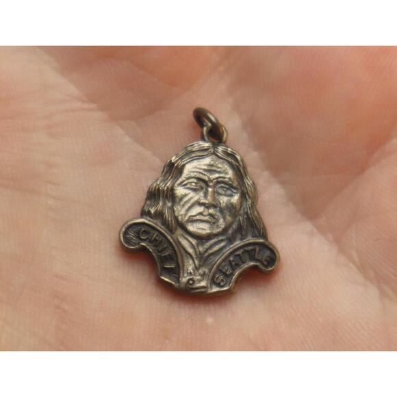 Sterling Chief Seattle Native American Charm Vintage - Picture 1 of 2